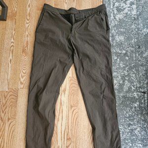 Lululemon Commission Pants Size 33 Classic Fit - Olive